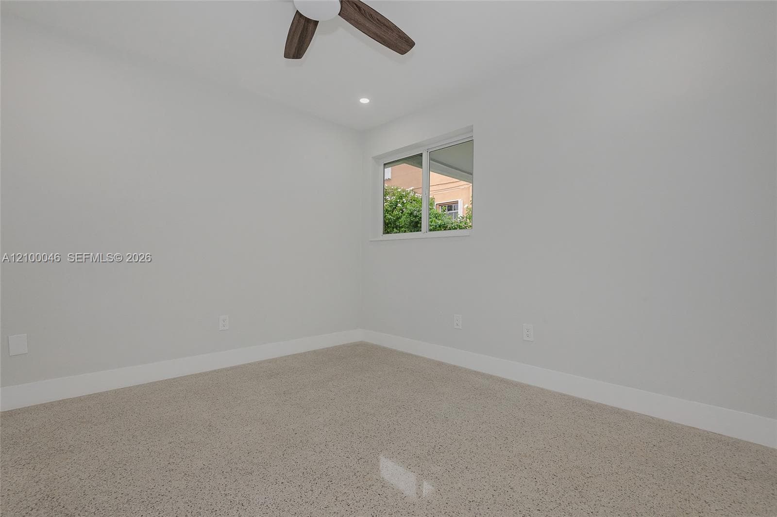 1025 SW 11th St #1025 photo 9