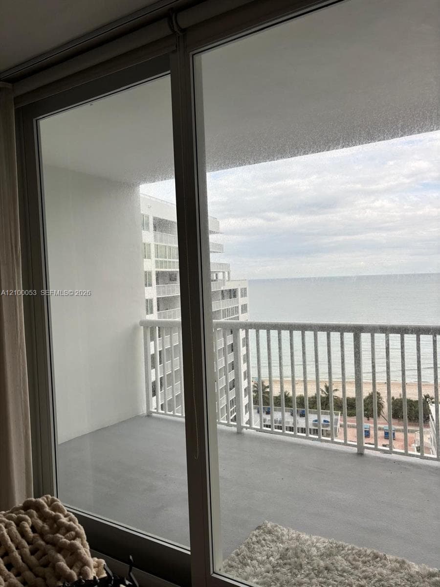 THE CARRIAGE HOUSE CONDO · #1232 in Miami Beach - Photo 13