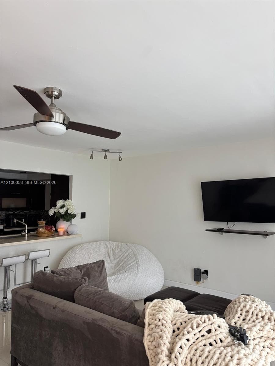 THE CARRIAGE HOUSE CONDO · #1232 in Miami Beach - Photo 7