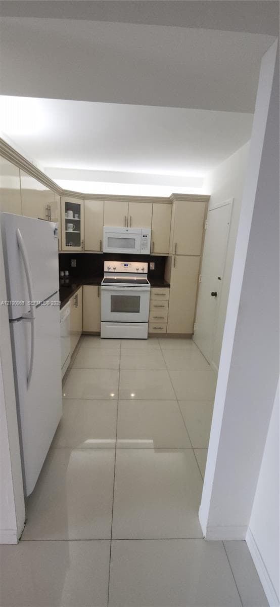 HEMISPHERES CONDO · #19N in Hallandale Beach - Photo 8