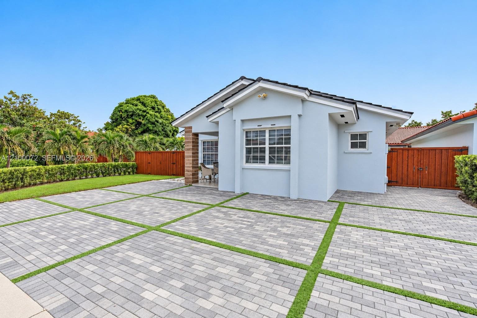 11330 SW 143rd Ct photo 4