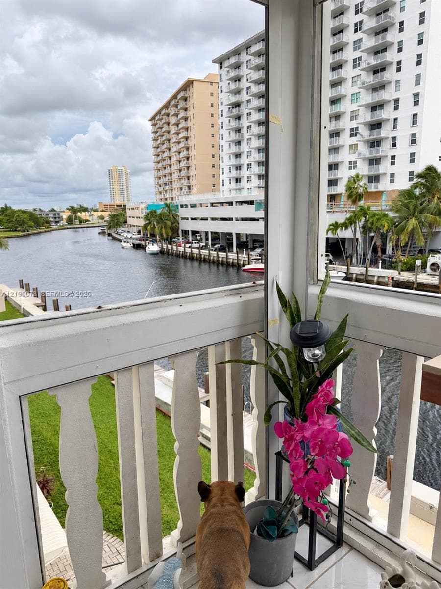 isle os paradise · #306 in Hallandale Beach - Photo 2