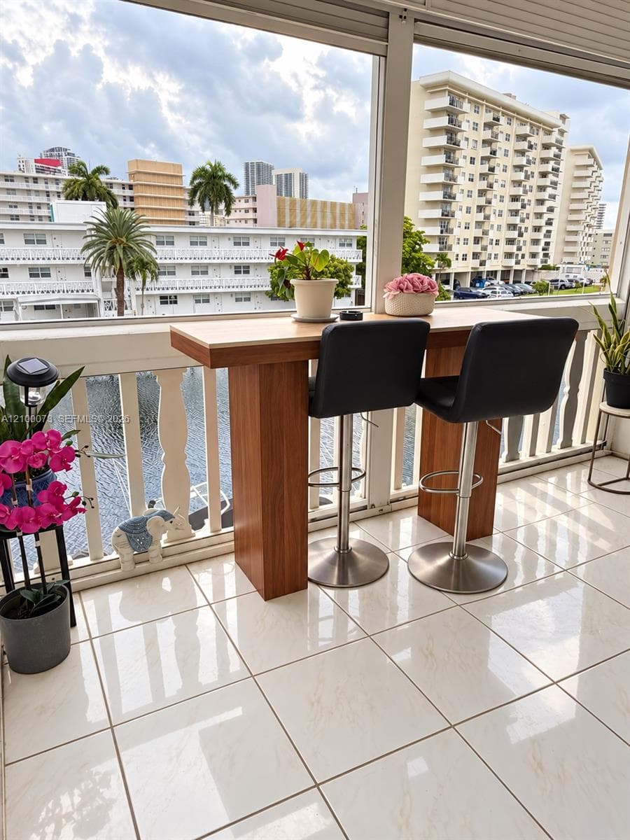 isle os paradise · #306 in Hallandale Beach - Photo 3