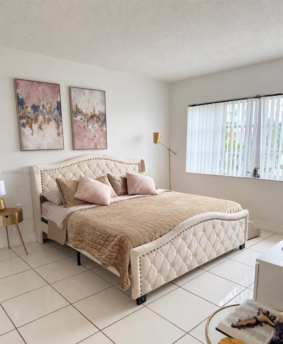 isle os paradise · #306 in Hallandale Beach - Photo 4