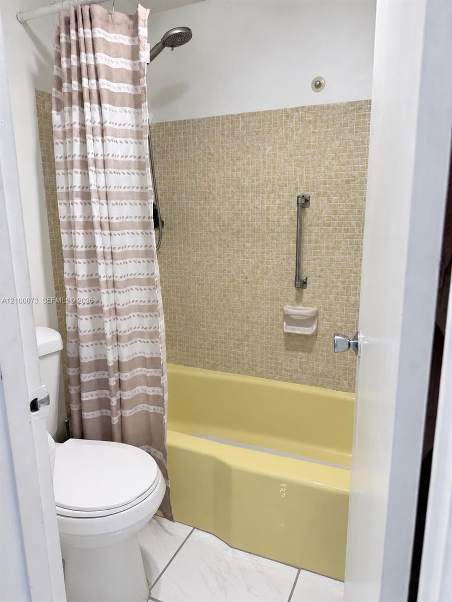 isle os paradise · #306 in Hallandale Beach - Photo 8