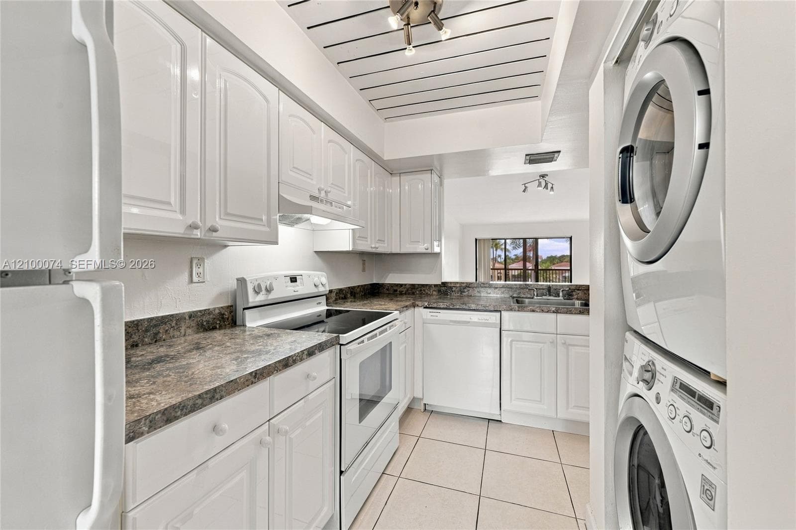 WATERMARK II CONDO · #205 in Dania Beach - Photo 15