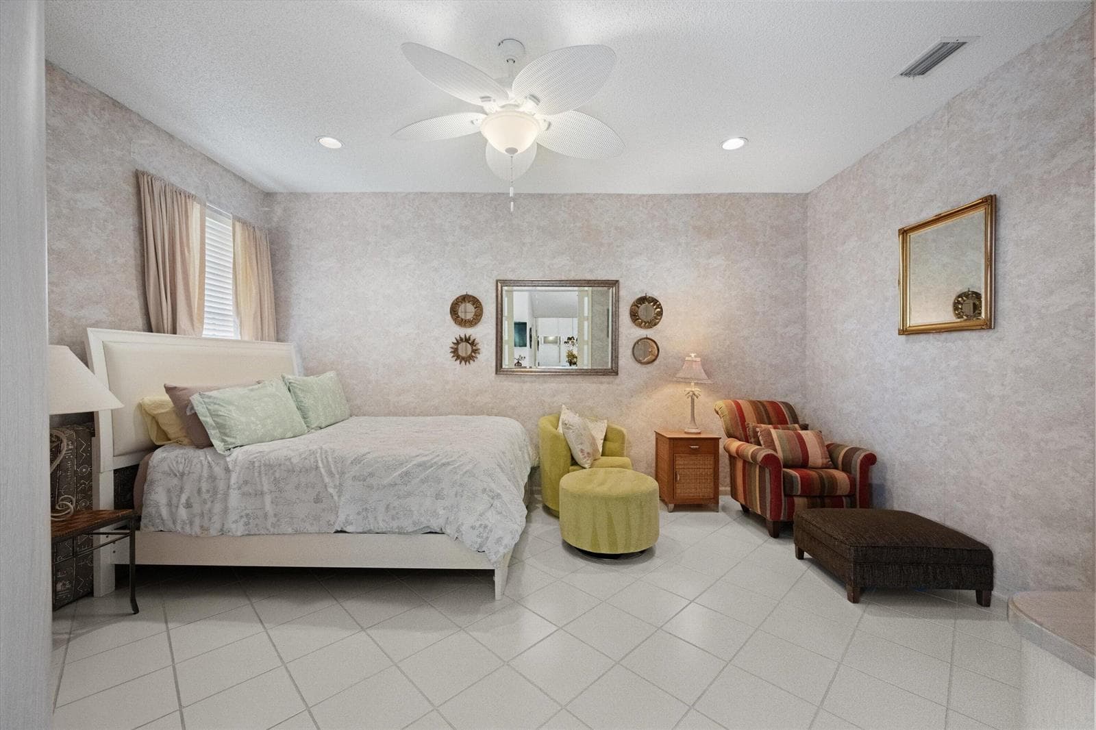 Guest Bedroom 1