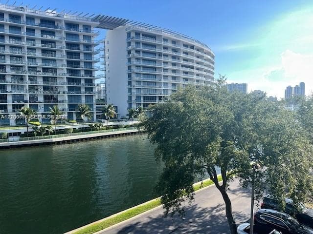 VILLAGE BY THE BAY CONDO · #13406 in Aventura - Photo 3