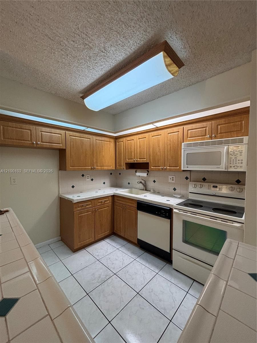 DORAL PARK · #104-7 in Doral - Photo 9