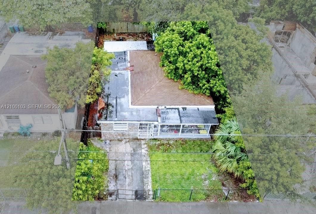 1085 NW 25th St photo 1