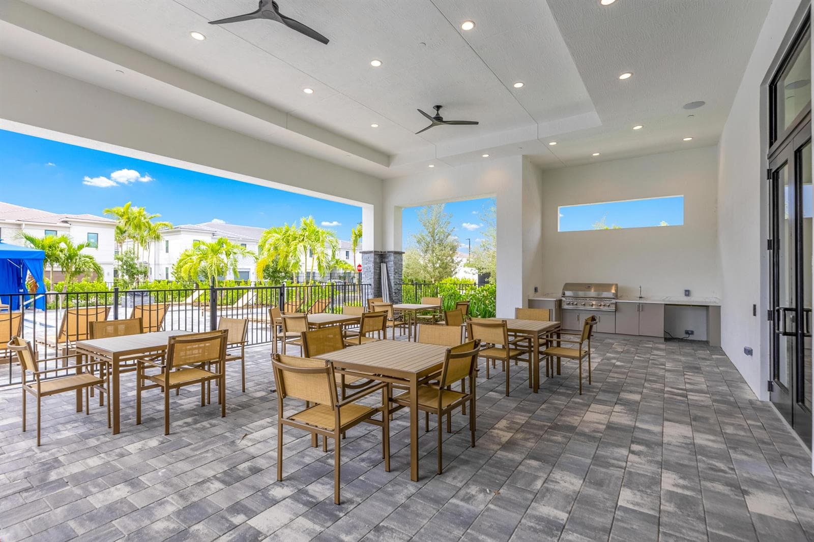 CLUBHOUSE