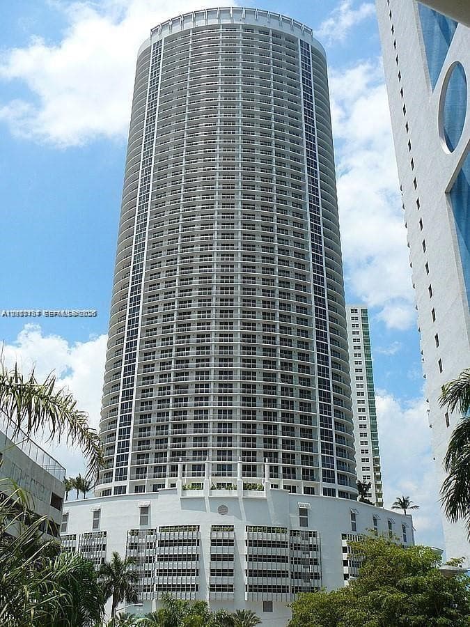 Opera Tower · #3003 in Miami - Photo 1