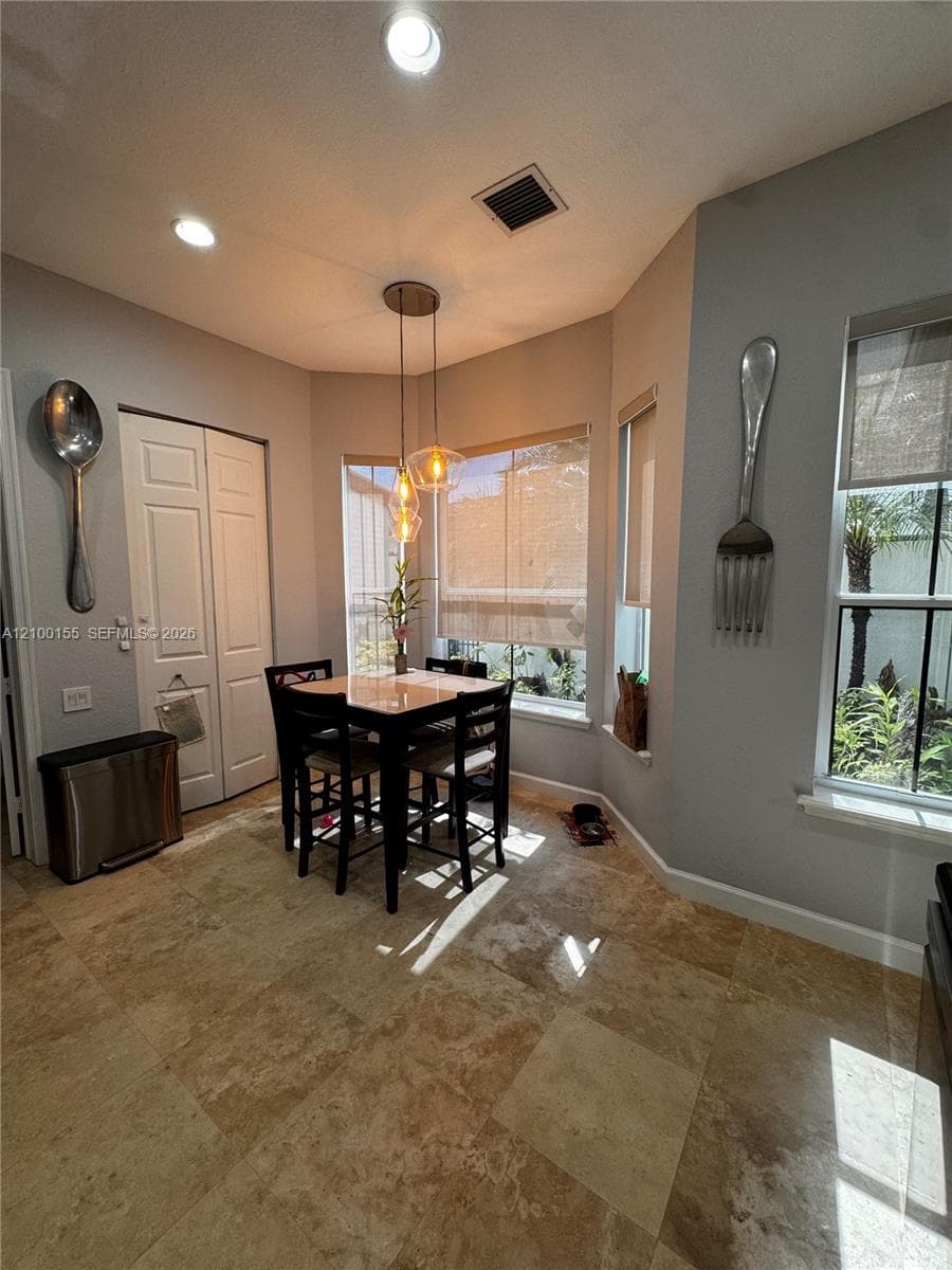 876 W Spinnaker Dr W photo 11