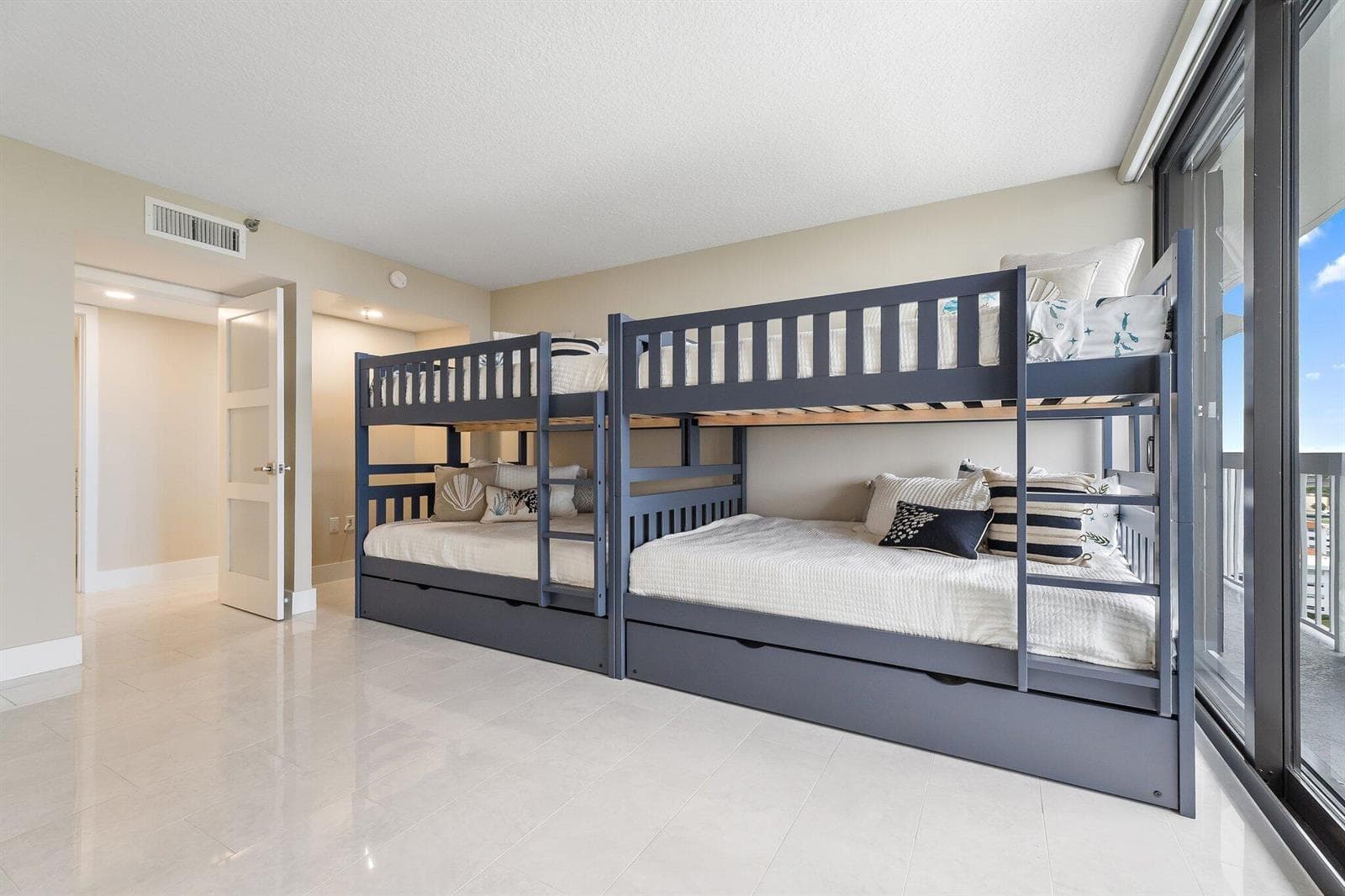 072-123LakeshoreDr-1544-NorthPalmBeach-S