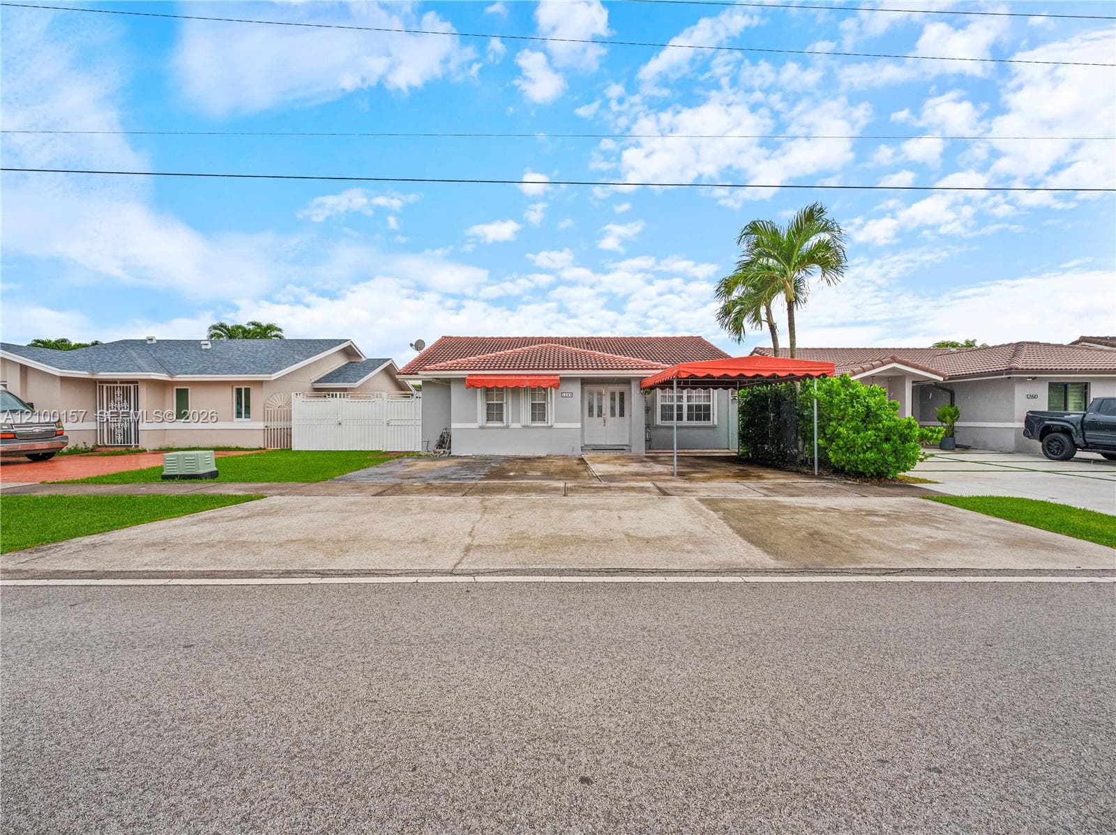 1280 SW 142nd Ave photo 2
