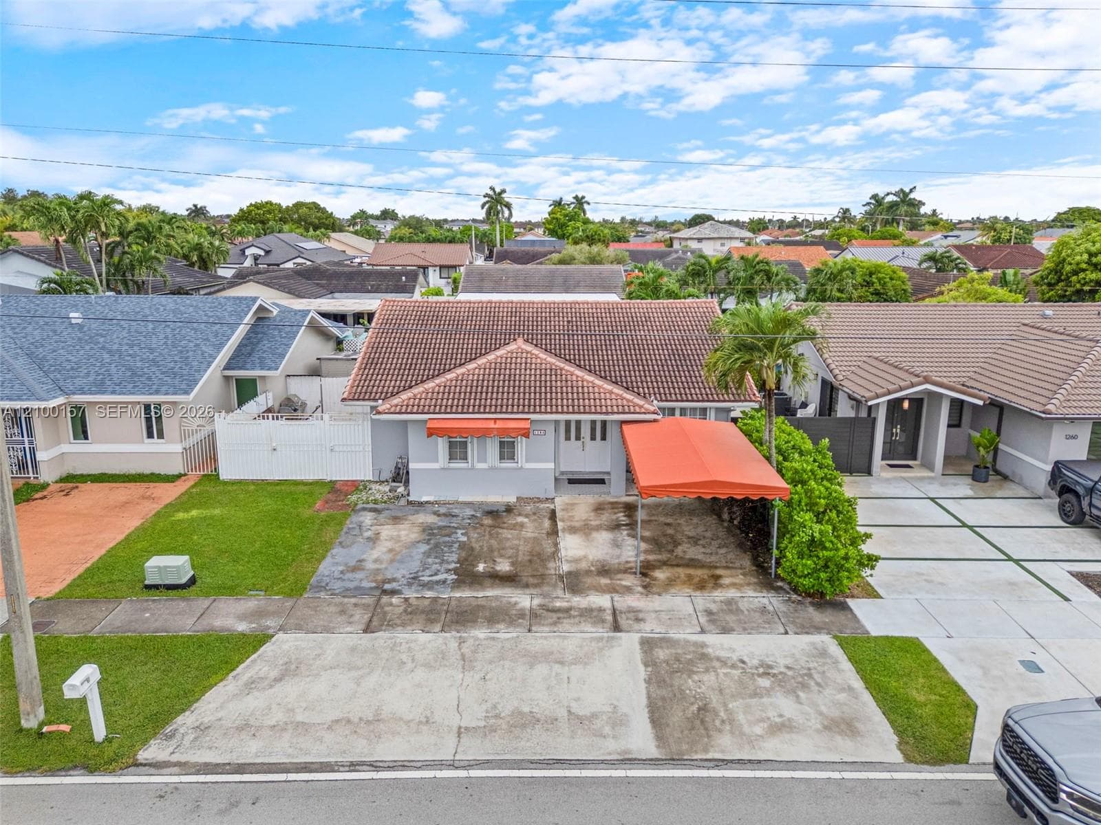 1280 SW 142nd Ave photo 35