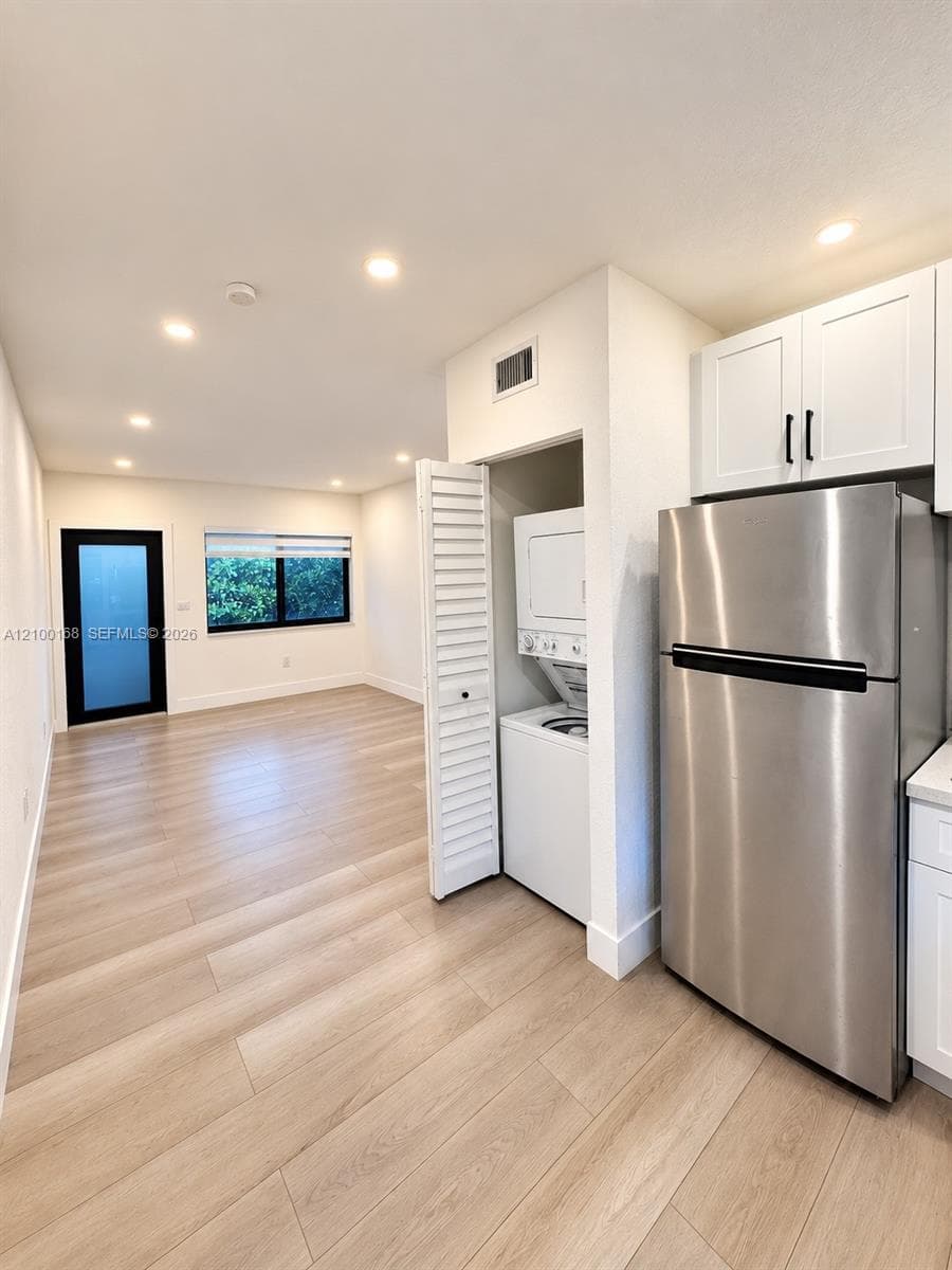 SUNSHINE MANOR · #1 in Miami - Photo 2