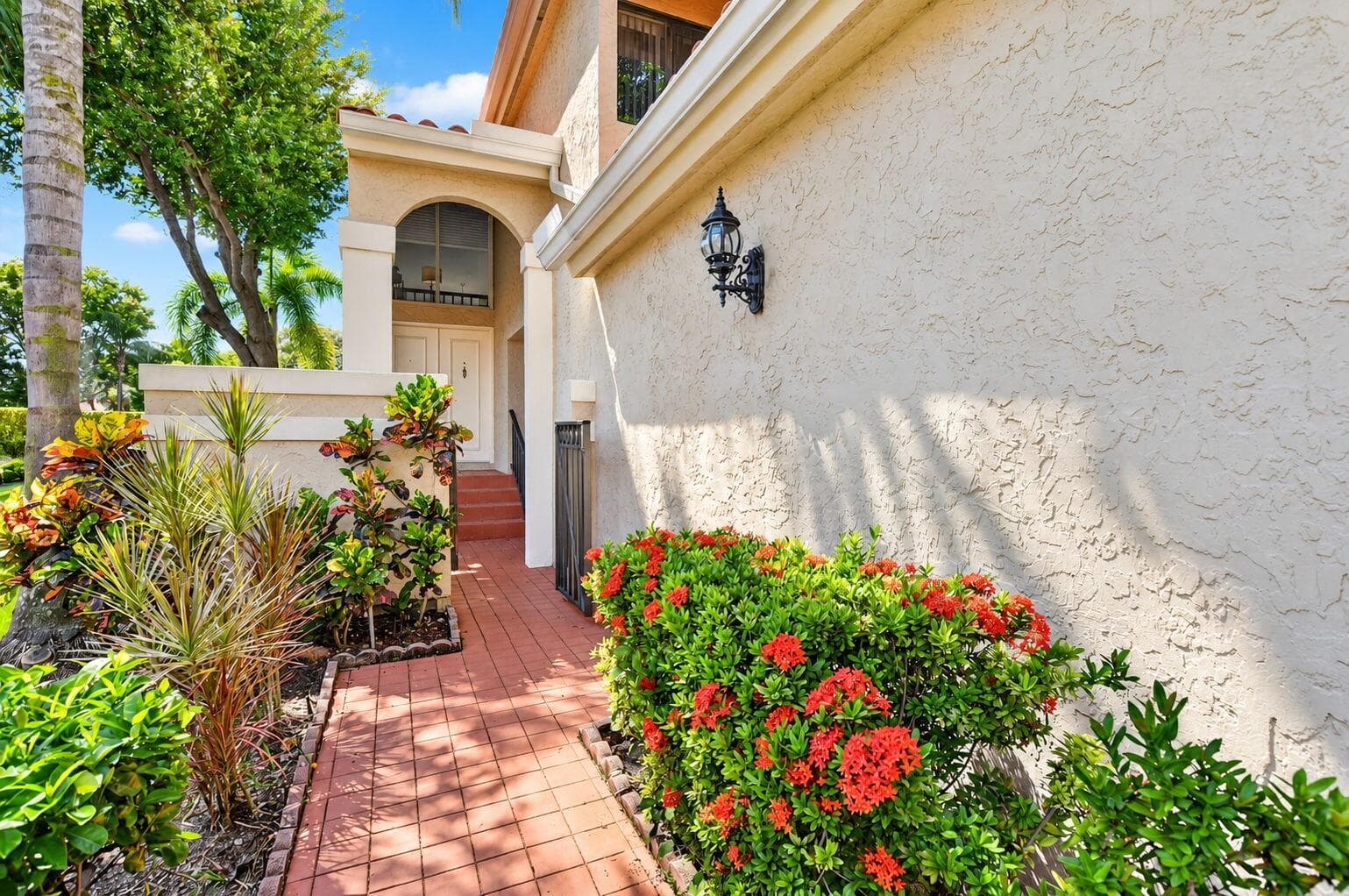 2-web-or-mls-Sunny South Florida Poolsid