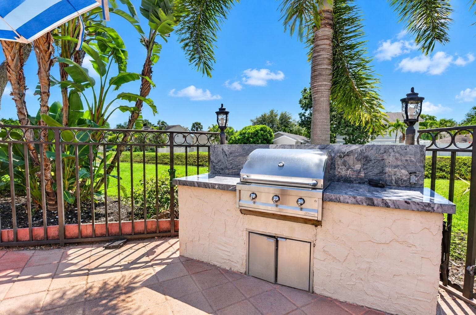 53-web-or-mls-Sunny South Florida Poolsi