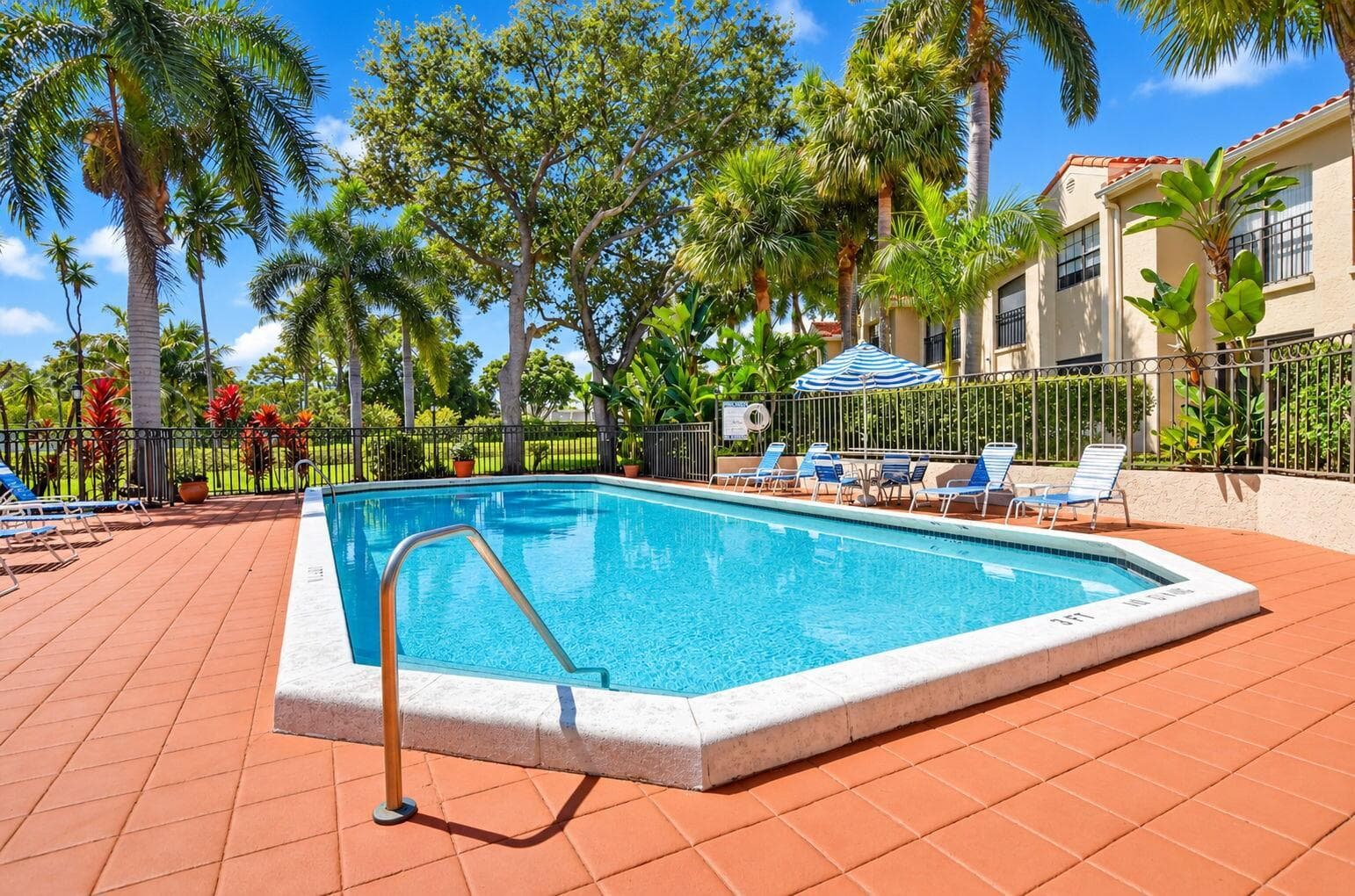 57-web-or-mls-Sunlit South Florida Prope