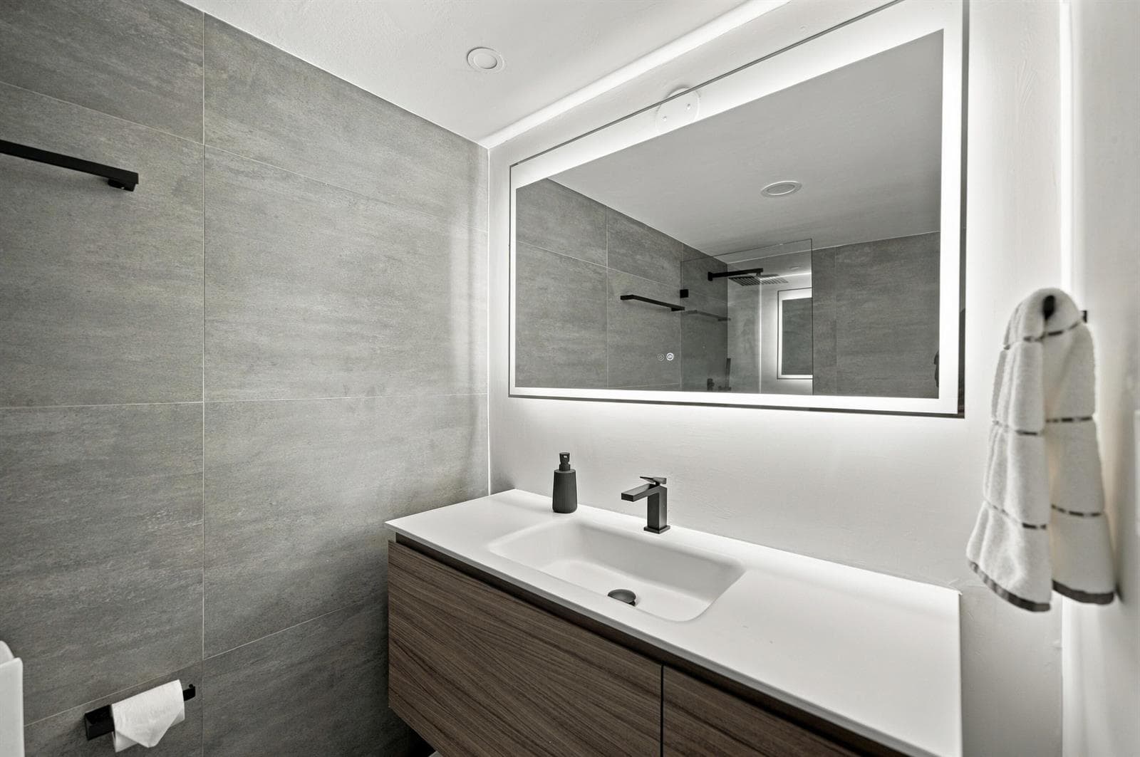 bathroom lighted & dehumidifier mirror