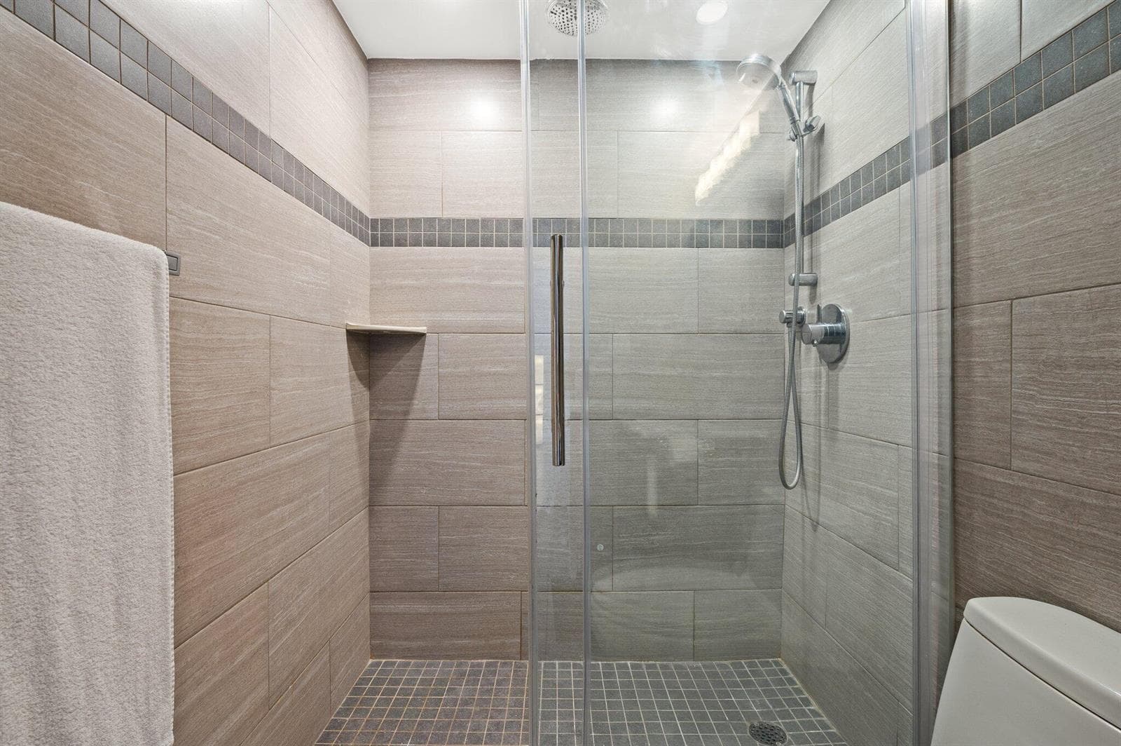 19-web-or-mls-2501-s-ocean-dr-1516