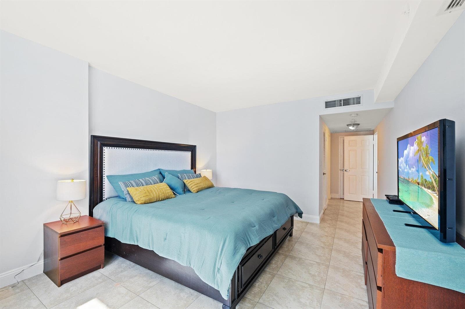 16-web-or-mls-2501-s-ocean-dr-1516