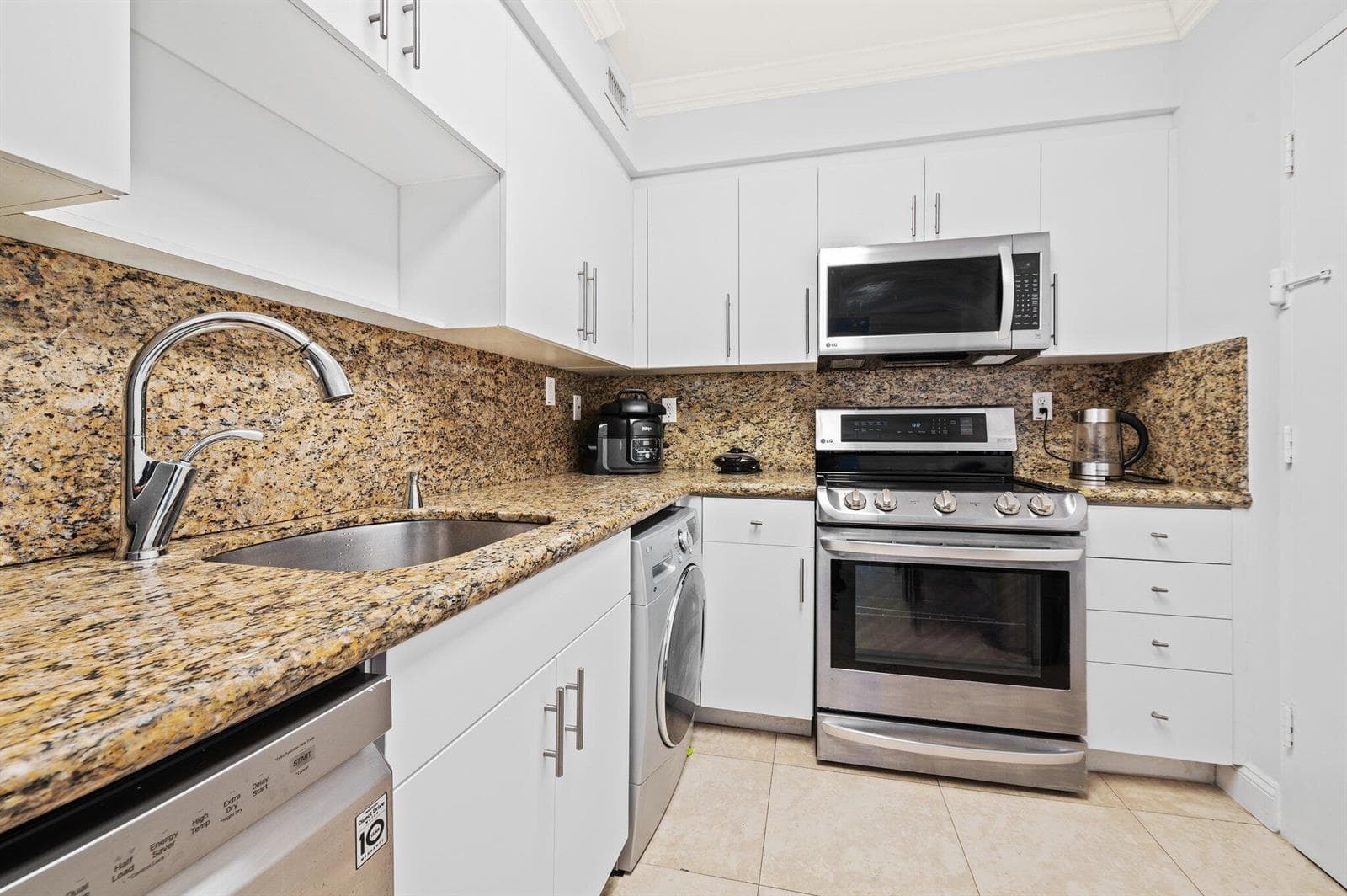 10-web-or-mls-2501-s-ocean-dr-1516