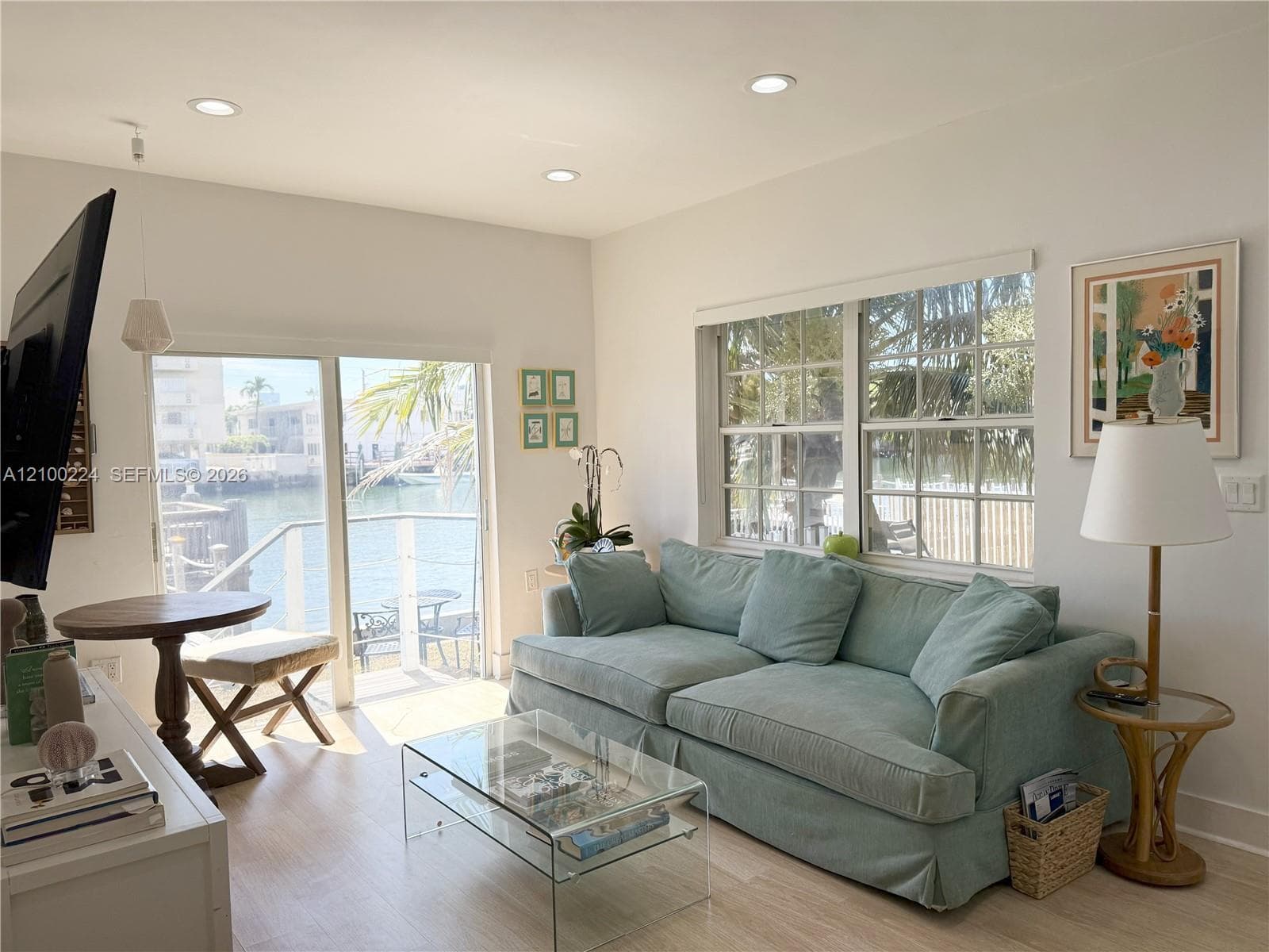 8401 Crespi Blvd #1 photo 7