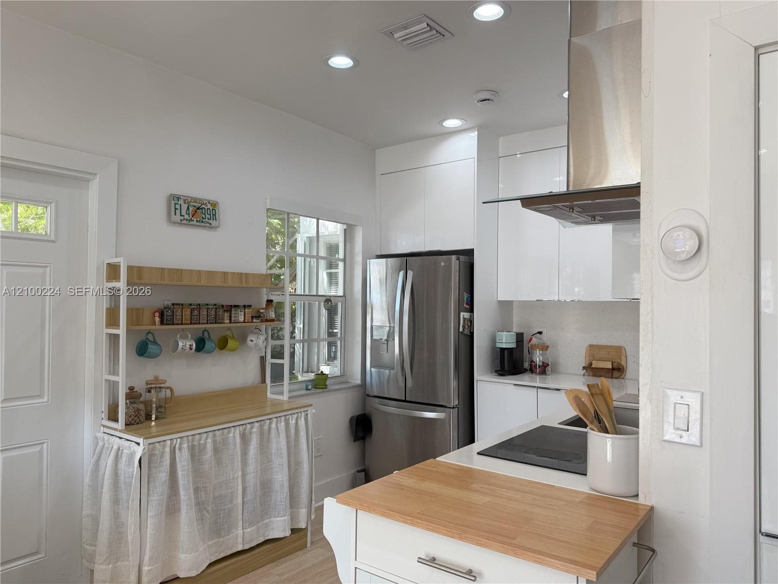 8401 Crespi Blvd #1 photo 9
