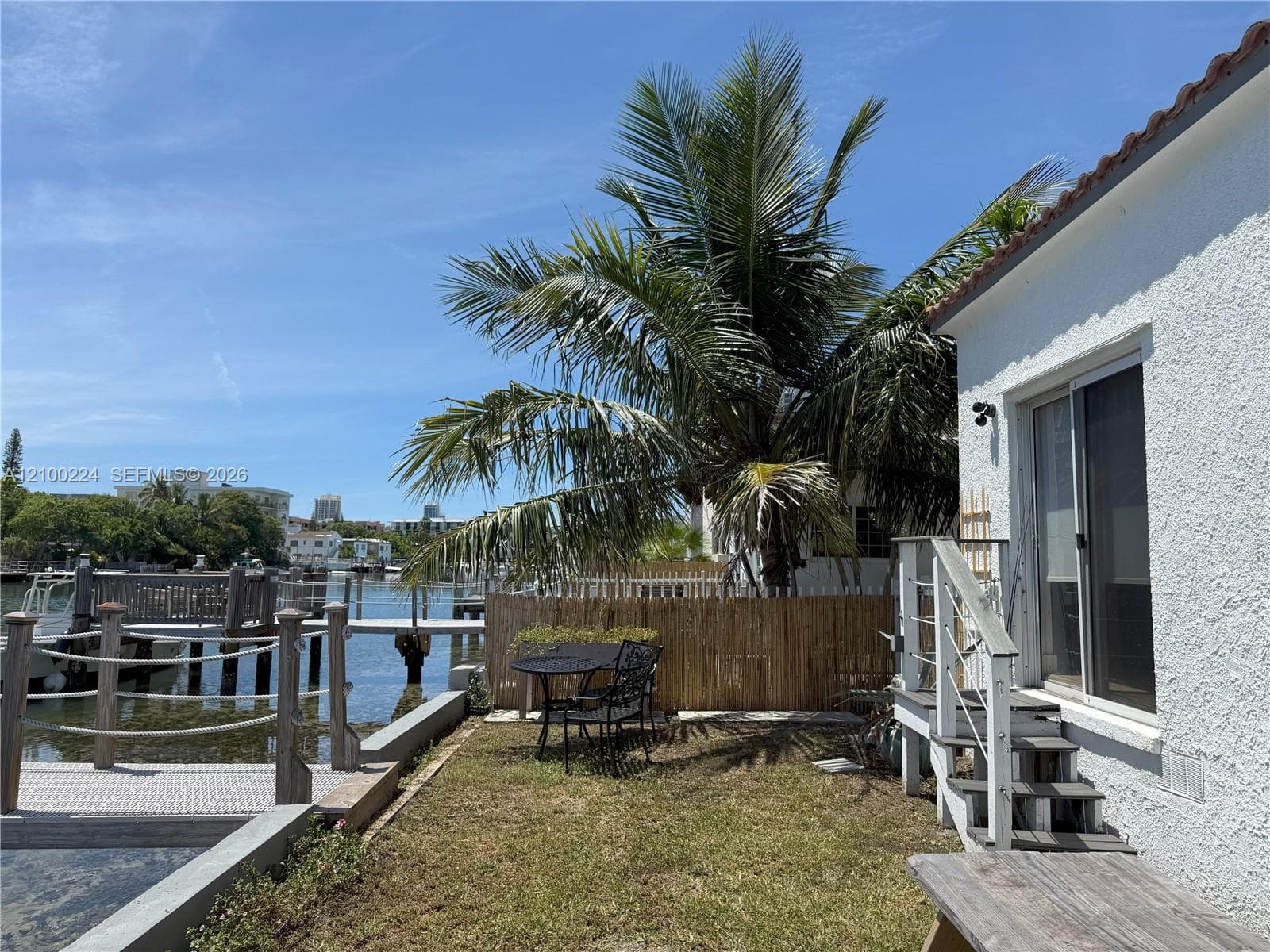 8401 Crespi Blvd #1 photo 31
