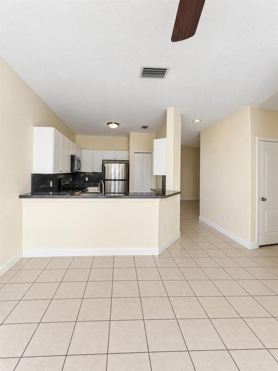 Din/living room area