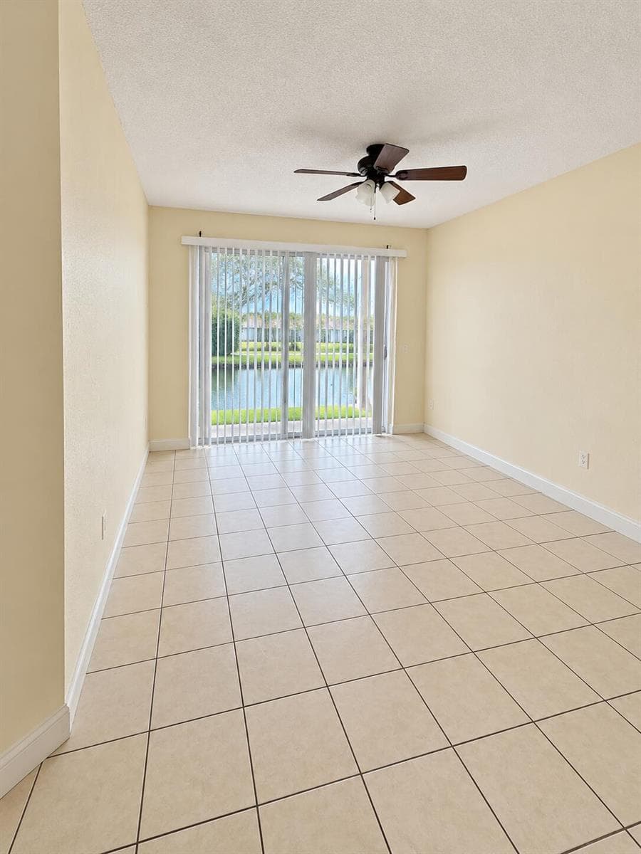 Living room/dining room