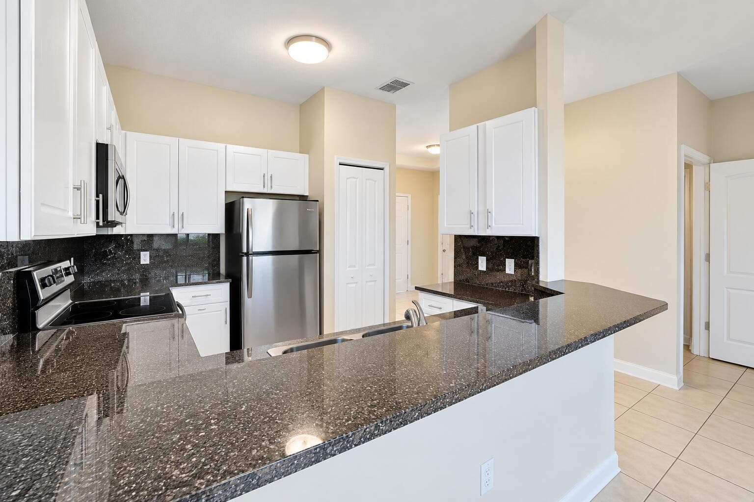 Kitchen breakfast area