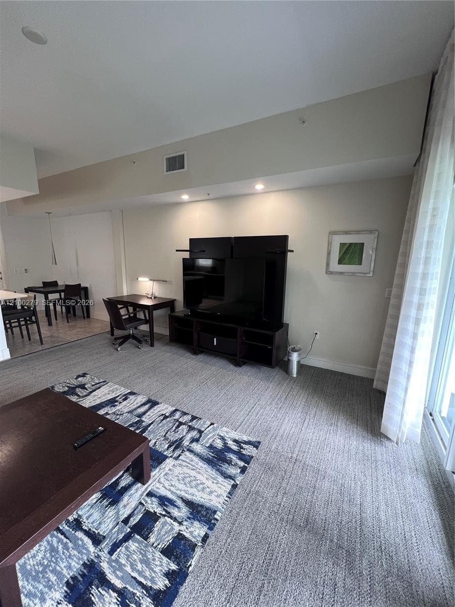 blue provident · #916 in Doral - Photo 2