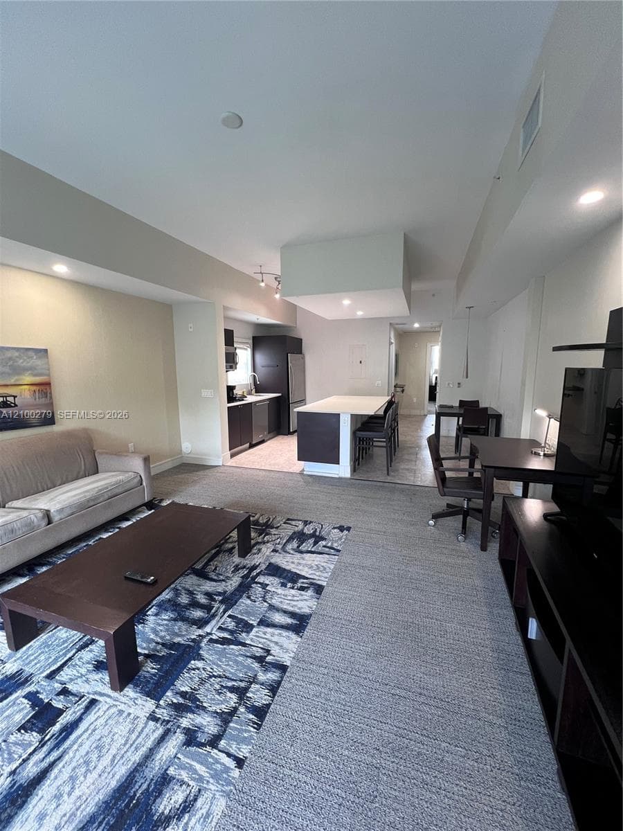 blue provident · #916 in Doral - Photo 3
