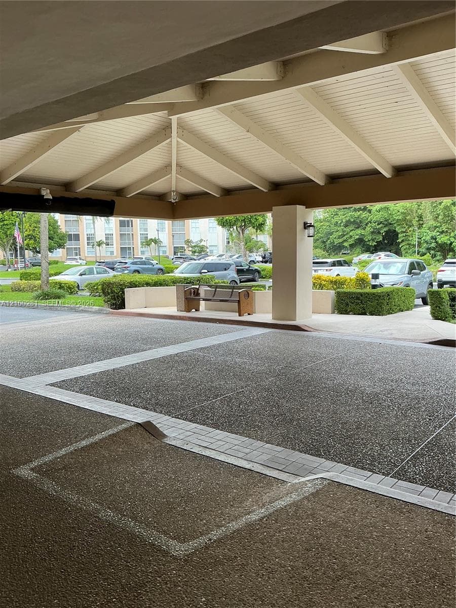 CASPER HOUSE · #305 in Doral - Photo 12