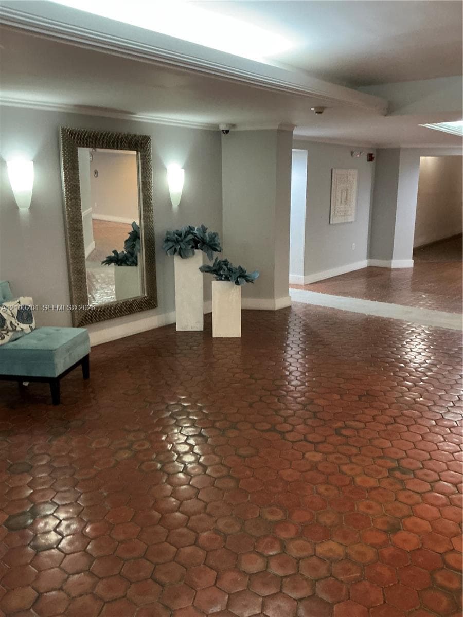 CASPER HOUSE · #305 in Doral - Photo 10