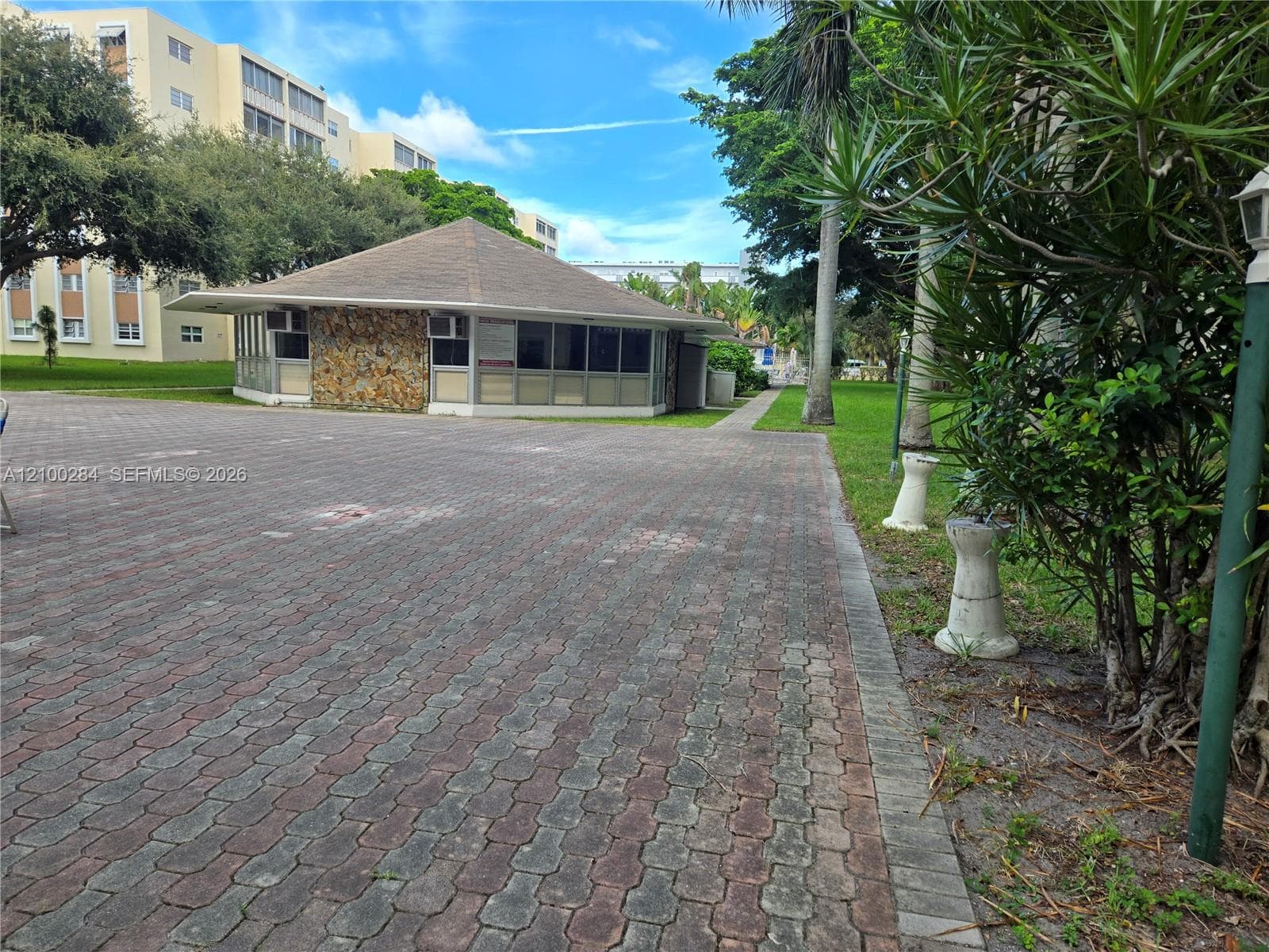 MEADOWBROOK CONDO APTS BL · #608 in Hallandale Beach - Photo 9