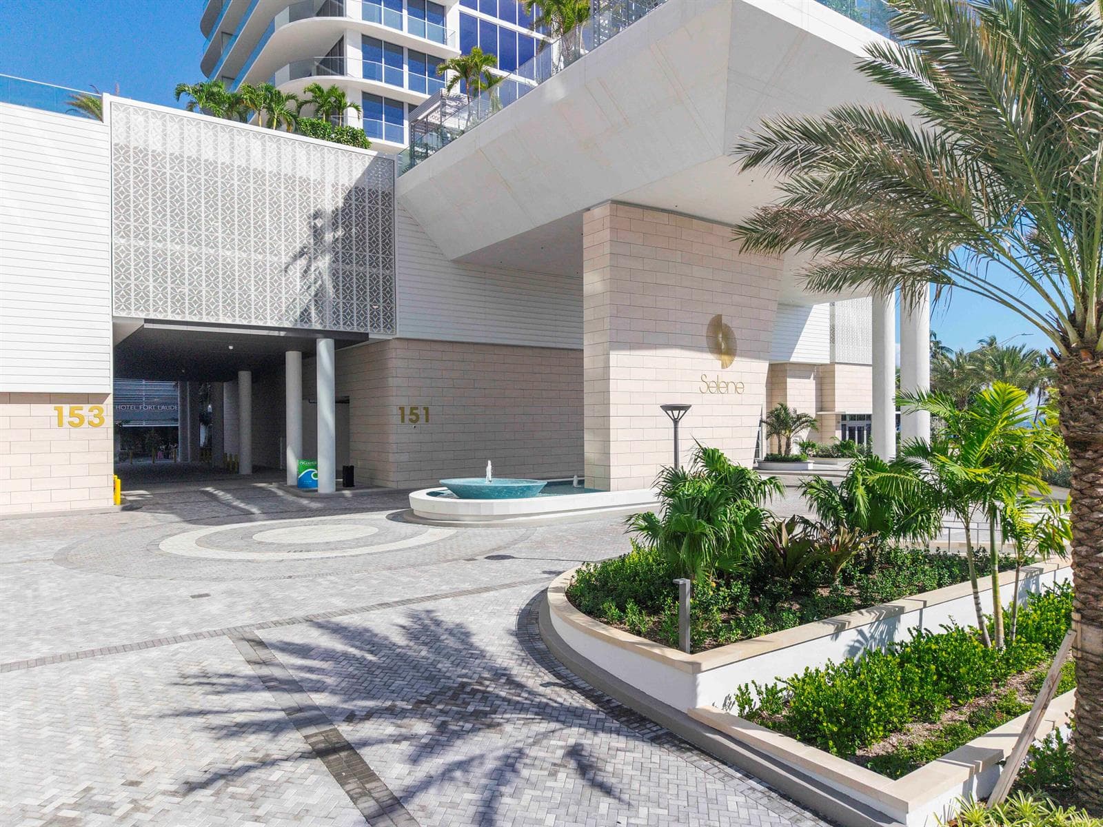 151 N Seabreeze Blvd u1703_001