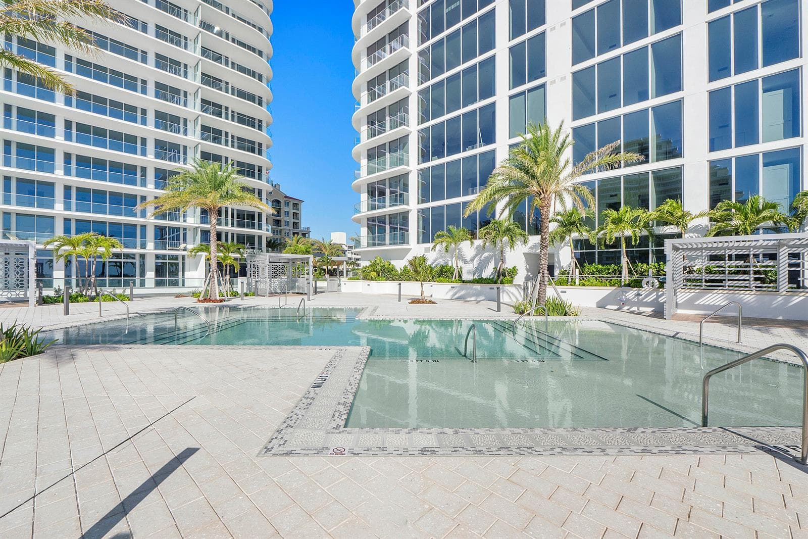 151 N Seabreeze Blvd u1703_066