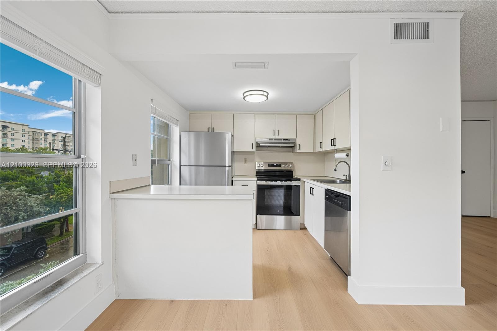 IONIAN PLAZA CONDO · #402 in Coral Gables - Photo 13