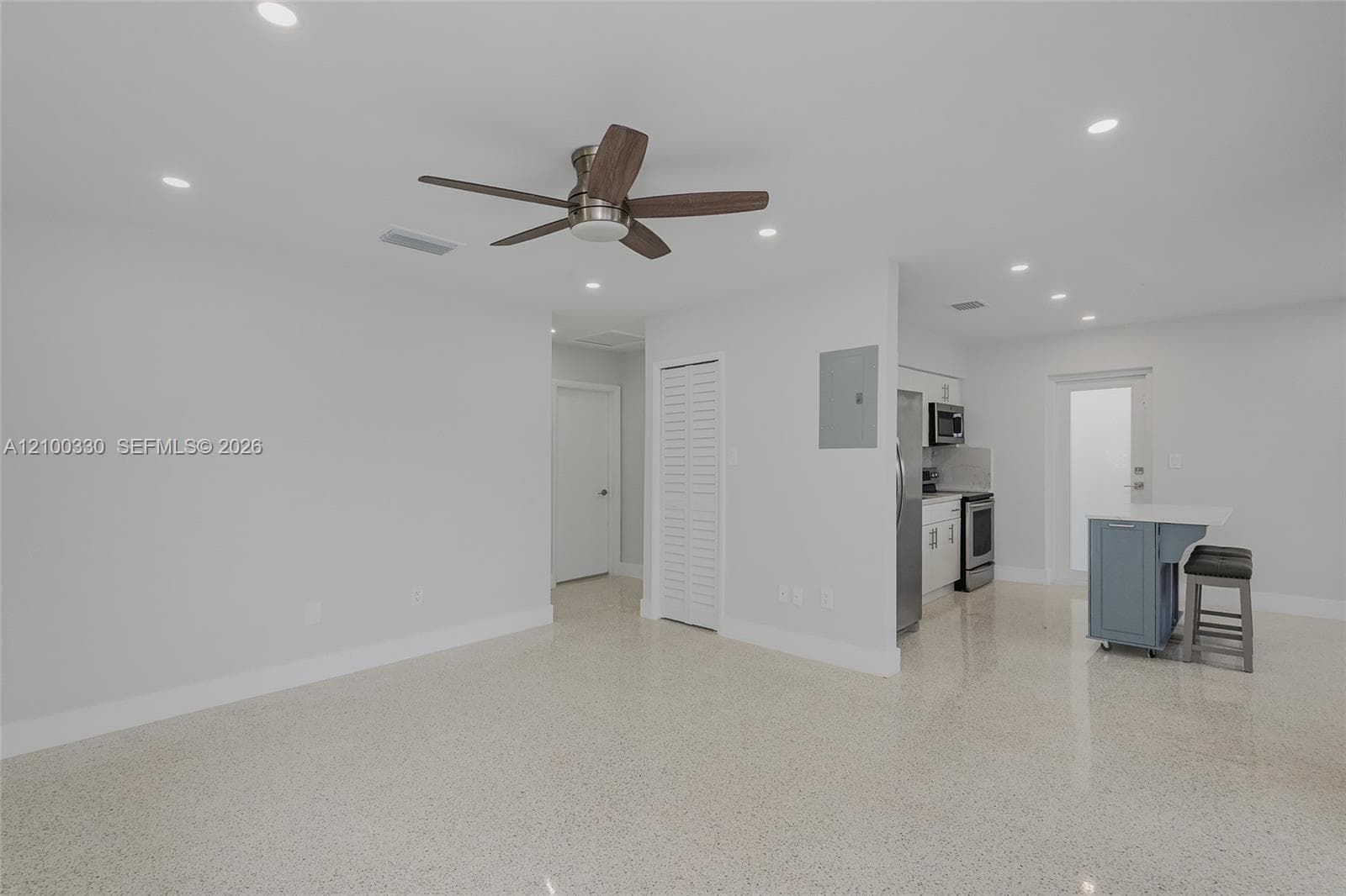 1023 SW 11th St #1023 photo 6