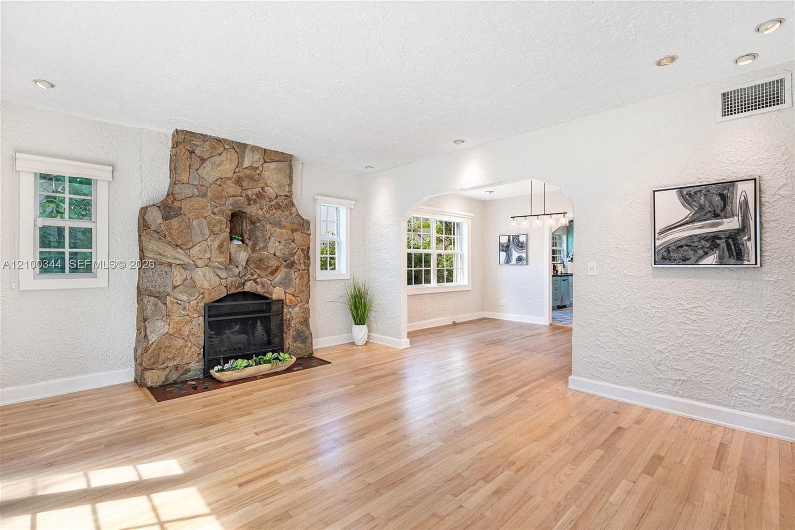 1209 La Mancha Ave photo 6