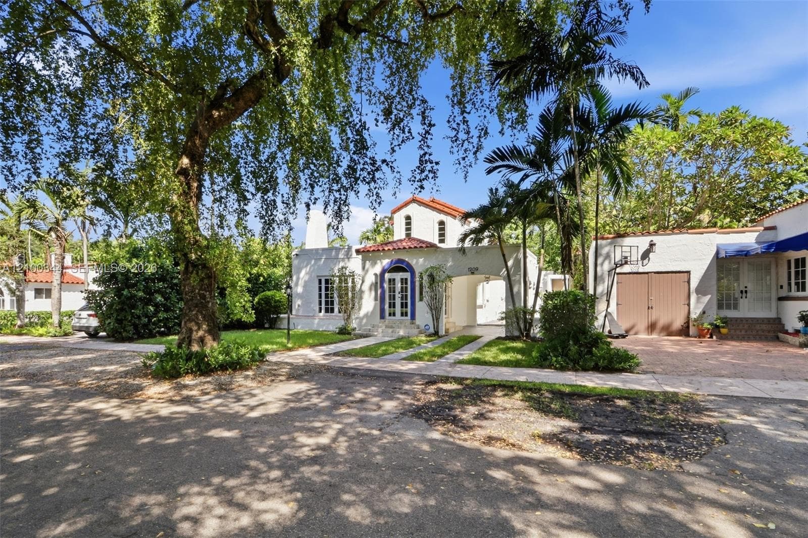 1209 La Mancha Ave photo 43