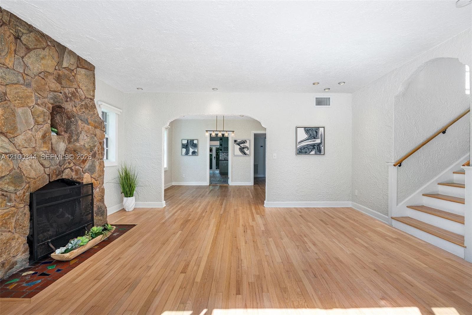 1209 La Mancha Ave photo 7