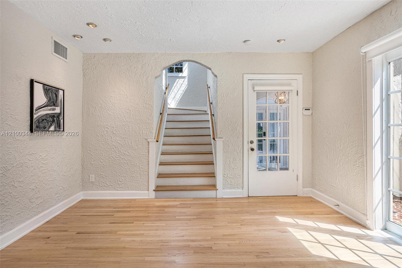 1209 La Mancha Ave photo 9