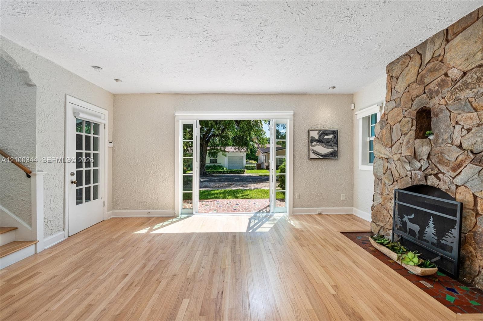 1209 La Mancha Ave photo 8