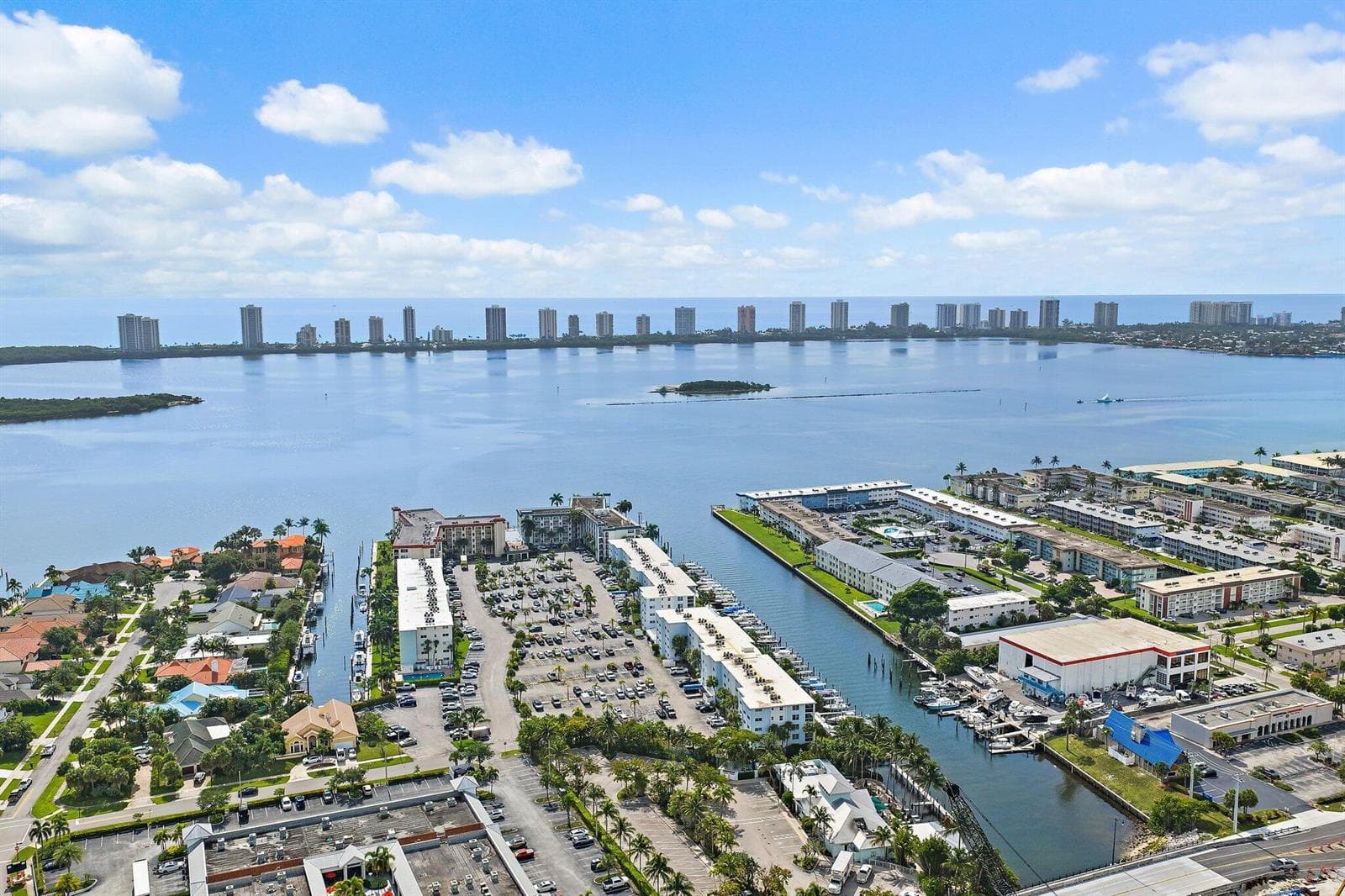 002-100ParadiseHarbourBoulevard-NorthPal