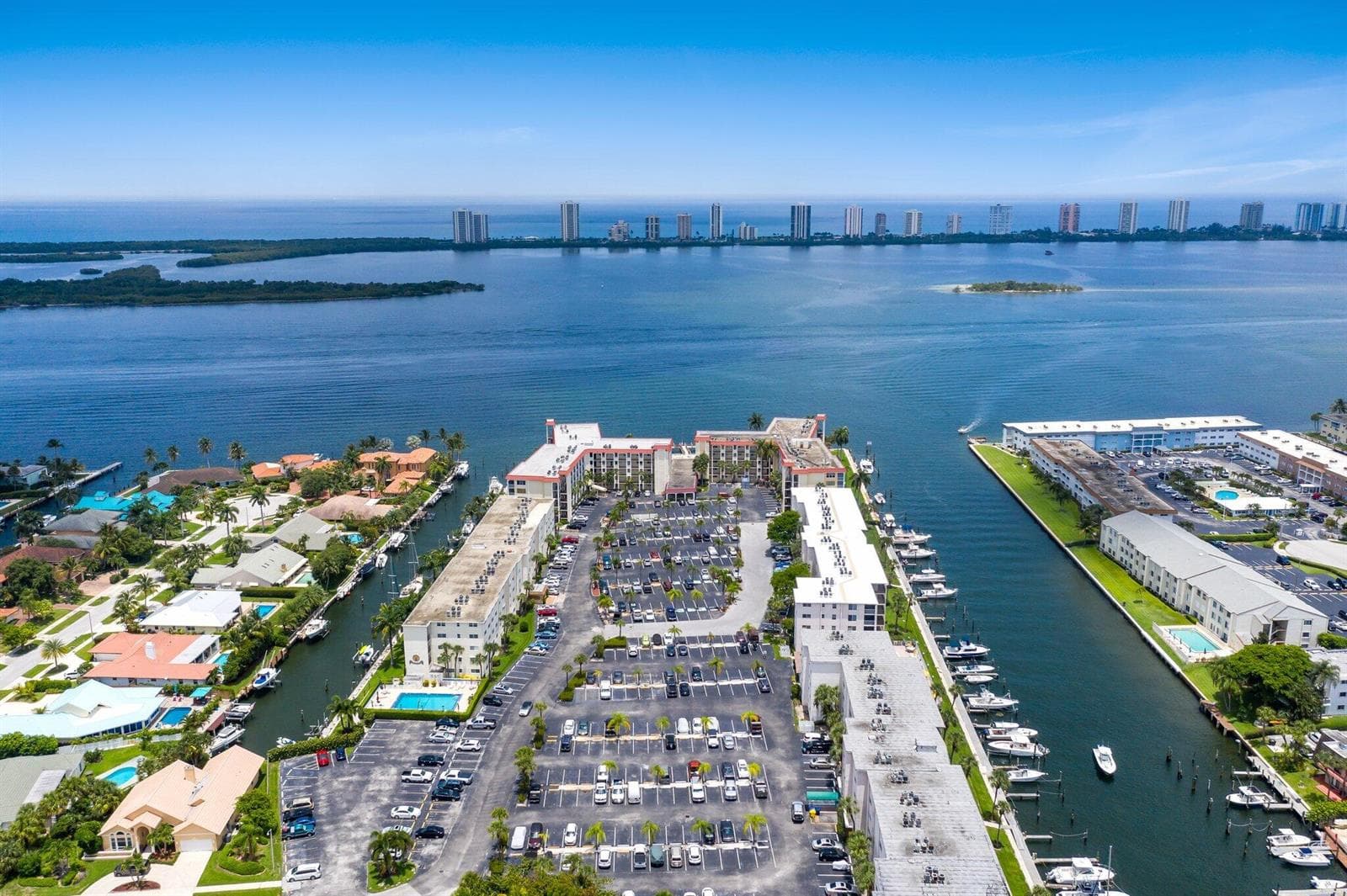 020-100ParadiseHarbourBoulevard-NorthPal